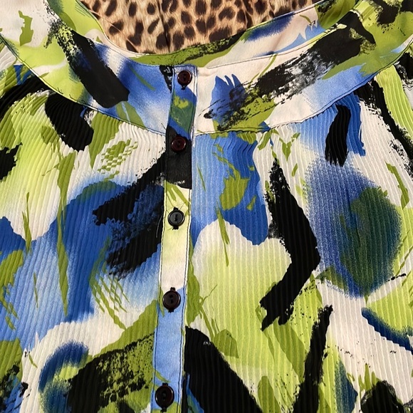 Sheer floral top - Picture 7 of 7